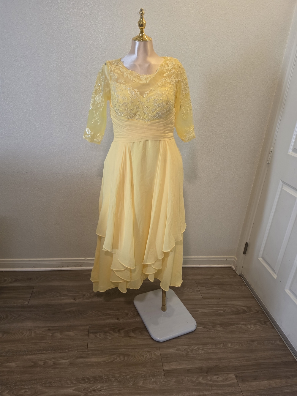 Yellow Lace Midi Dress Like New